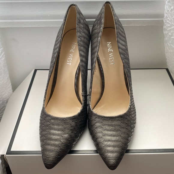 Faux snakeskin heels - Picture 2 of 3